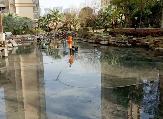 清城景观池淤泥清理